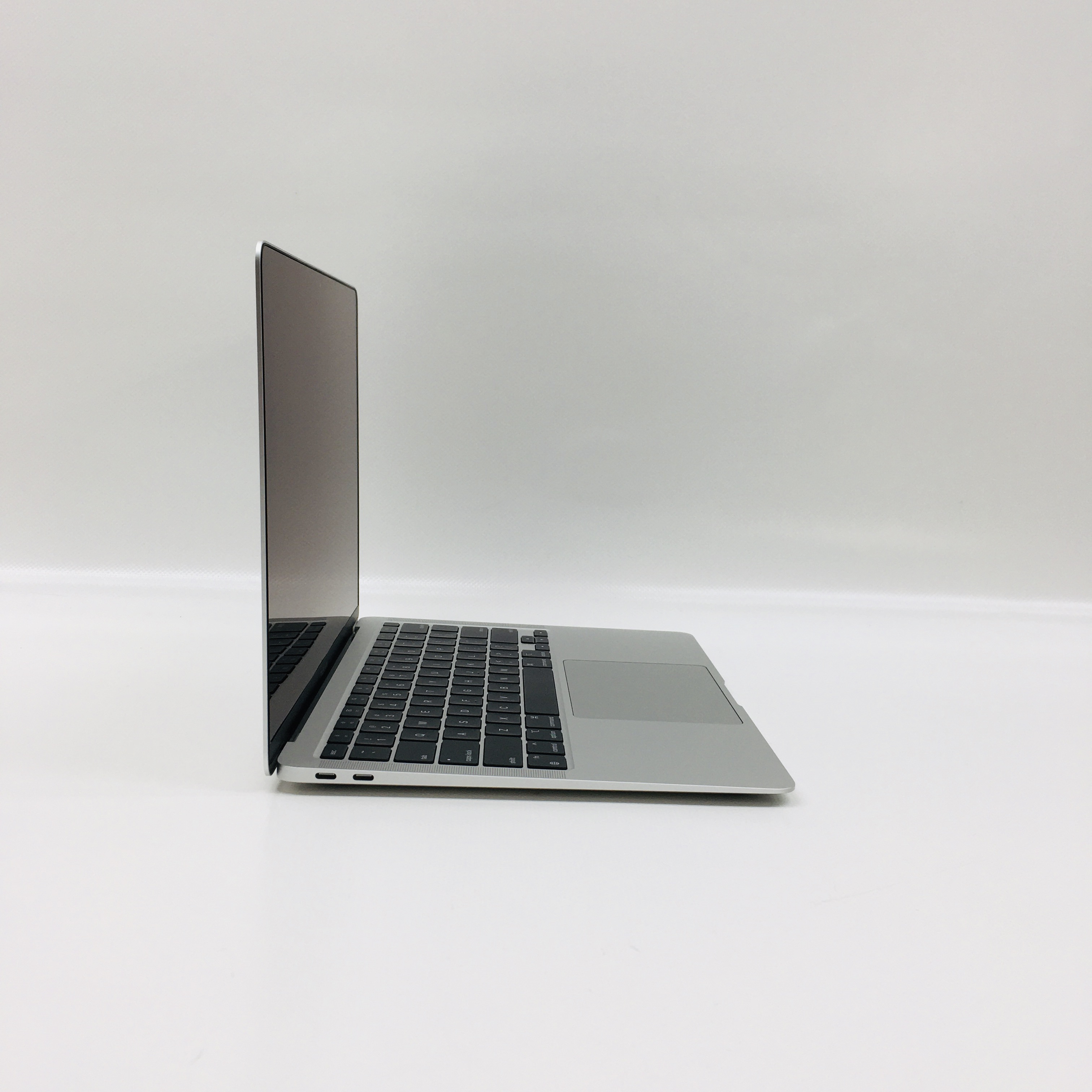 MacBook Air 13" M1 2020 (Apple M1 3.2 GHz 8 GB RAM 256 GB SSD), Silver, Apple M1 3.2 GHz, 8 GB RAM, 256 GB SSD, image 2